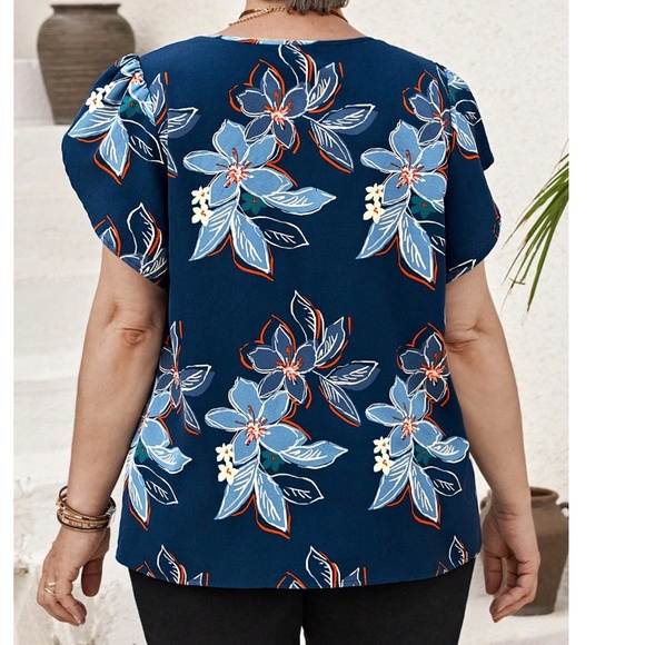 Plus Blue Floral print  Ruffle Short Sleeve Blouse - Picture 3 of 5
